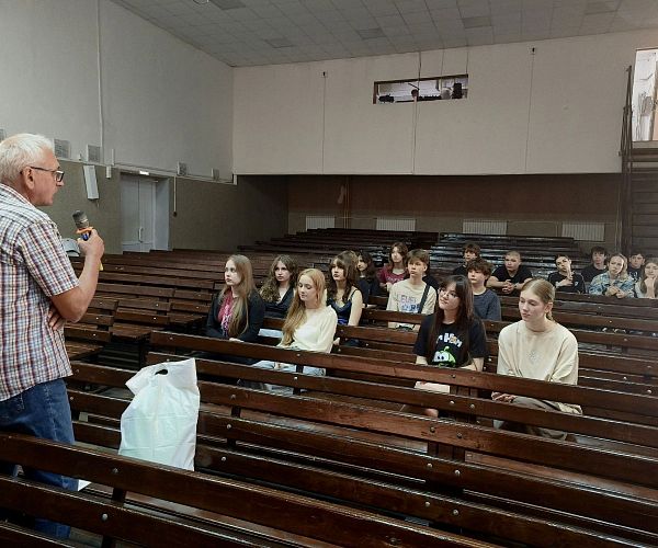 Эксперт МФП рассказал ребятам о защите трудовых прав и профессиональных стандартах